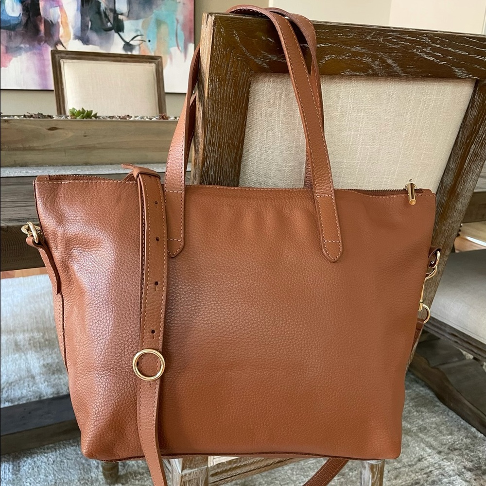 CUYANA Medium Carryall Tote Zip Top Convertible Crossbody Bag- Caramel
